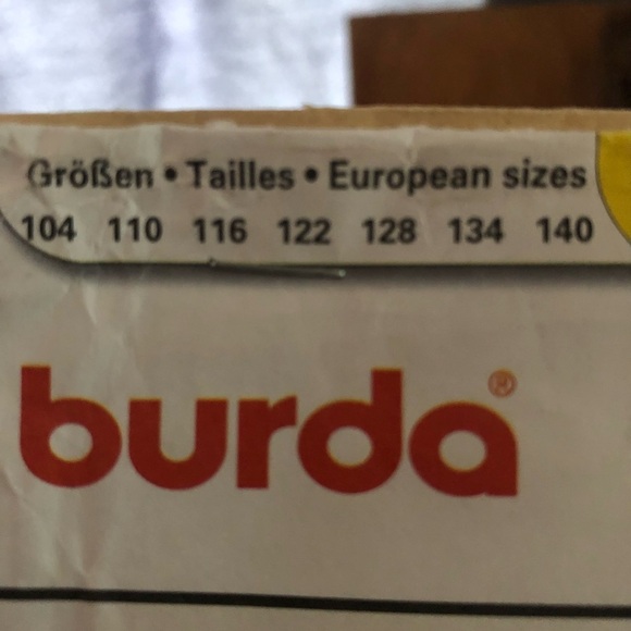 Burda Kids Ensemble Pattern - Picture 4 of 7